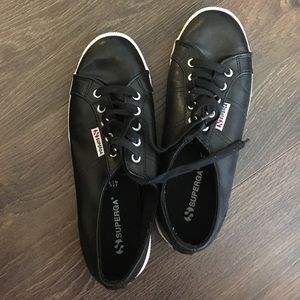 BARELY WORN black leather Supergas